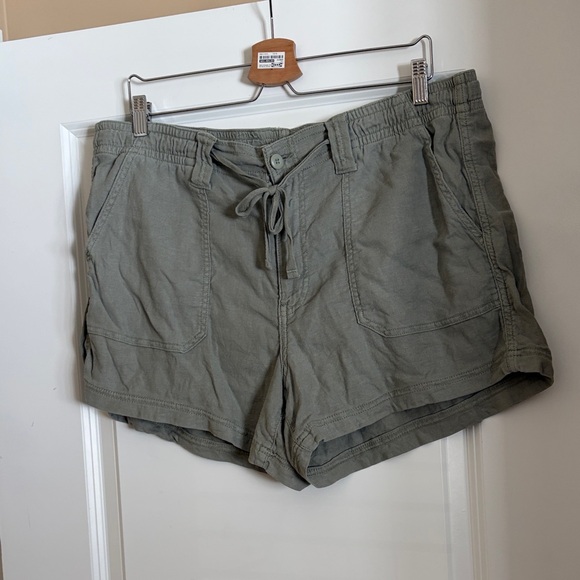 American Eagle Outfitters Pants - American Eagle Outfitters Sage Shorts